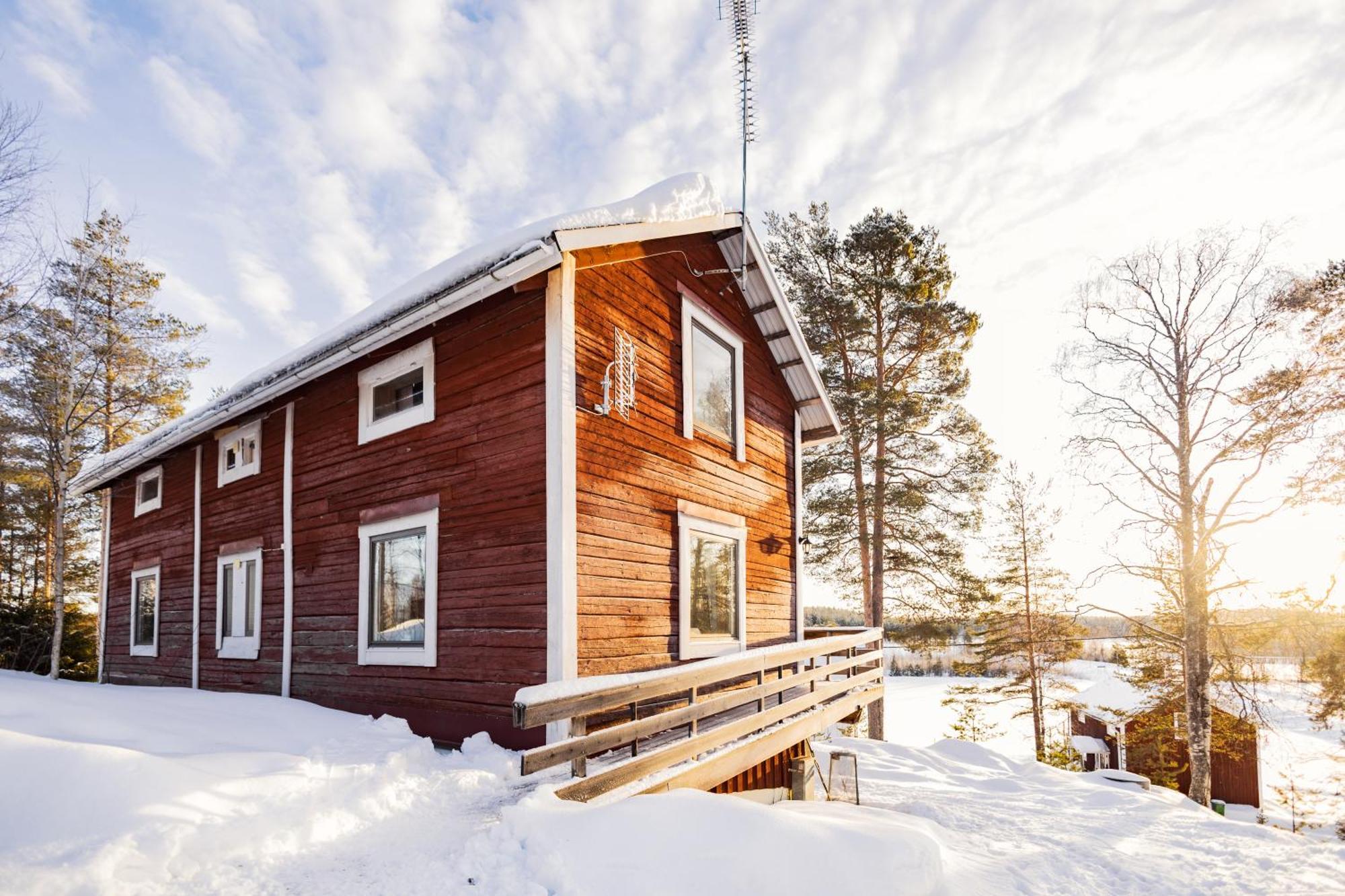 Kalix Riverside Inn, Farm Timbering Экстерьер фото